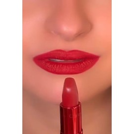 Kits CHARLOTTE'S NEW! HOLLYWOOD BEAUTY ICON LIPSTICK MATTE REVOLUTION - CINEMATIC RED