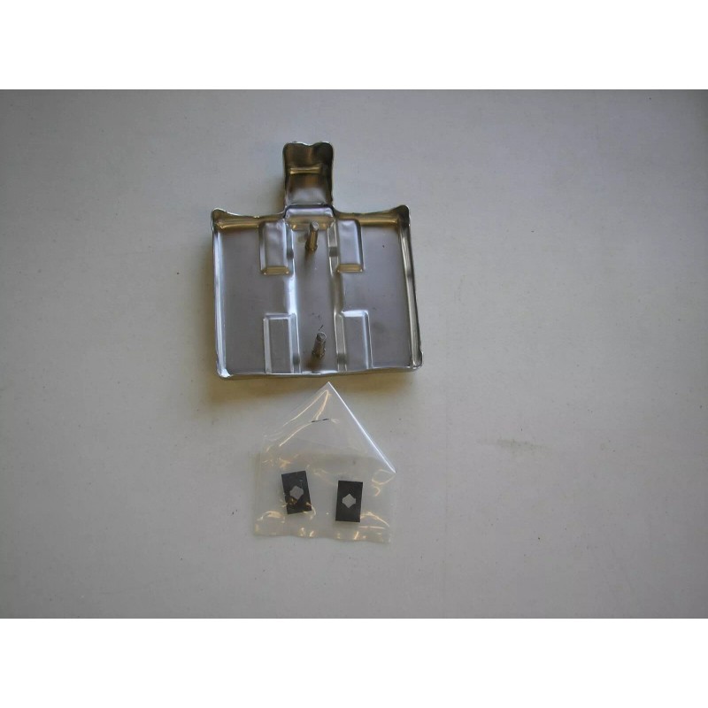 Aftermarket IH / FARMALL 400 450 (IH) FRONT GRILL EMBLEM