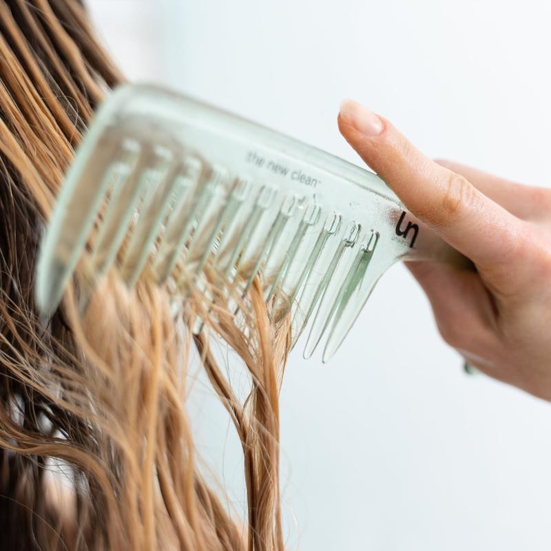 WIDE TOOTH SHOWER COMB