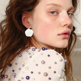 Gdpaddy Velvet Acrylic Rose Flower Lightweight Dangle Drop Earrings Vintage Camellia Floral Leverback Earrings for Women (White)