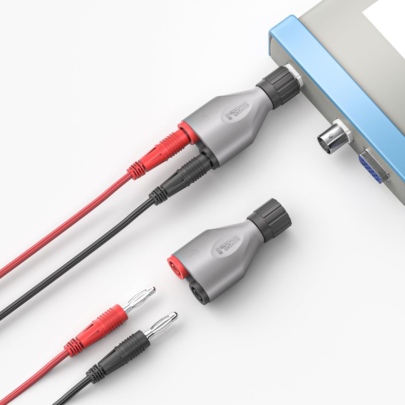 Cleqee BNCオスからデュアル4mm安全バナナソケット（メス）変換アダプタ 絶縁タイプ 1PCS 計測器・ラボ用