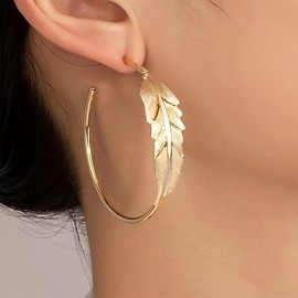 Erimberate Bohemian Feather Circle Dangle Earrings Gold Metal Feather Drop Earrings Large Feather Hoop Stud Earrings Minimalist Circle Hoop Earrings Jewelry for Women
