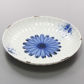 Hama Pottery 404177 Medium Plate, White, 6.2 inches (15.7 cm), Hasamiyaki, Chrysanthemum Split Plate, Dyed Flower Painting