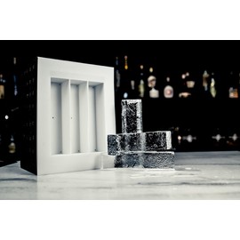 Clear Ice Box Spears | Ice Box with Ice Bar Shape for 3 Large, Clear Ice Sticks | Each 13.5 x 3.5 x 3.5 cm | Crystal Clear | Melts Slower | Ideal for Long Drinks & Lemonades