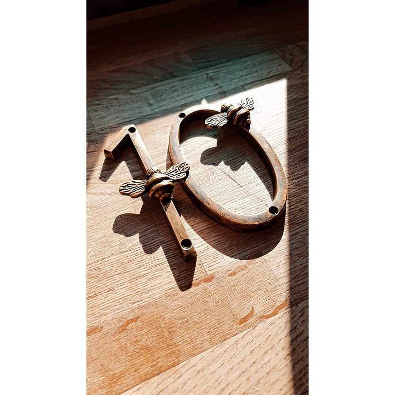 Heritage Brass bee House Number with Bee design | 5