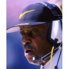 EDDIE ROBINSON GRAMBLING UNIVERSITY TIGERS 8X10 SPORTS ACTION PHOTO (A)