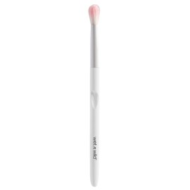 Wet 'n' Wild Makeup Brush, Crease Brush, Long-tipped, Tapered Brush that Flawlessly Picks Up Shadows to Apply to the Crease of the Eye, Easy-to-use Makeup Brushes, One size