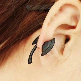 Inateannal Punk Axe Stud Earrings Black Axe Stud Earrings Gothic Scary Axe Earrings Axe Hatchet Shape Earrings Jewellery for Women and Girls, Zinc