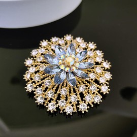 GKDFK Vintage Rhinestone Crystal Brooch Pins for Wedding Party Bridal Dress & Coat Decoration Jewelry Gifts for Women (Snowflake)