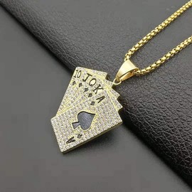 MayiaHey Poker Pendant, Sparkling Poker Card Necklace for Men, Golden Necklace Poker Jewellery, Hip Hop Spade Playing Card Charm Necklace Punk Rock Playing Card Pendant Necklace for Boys, Non-precious