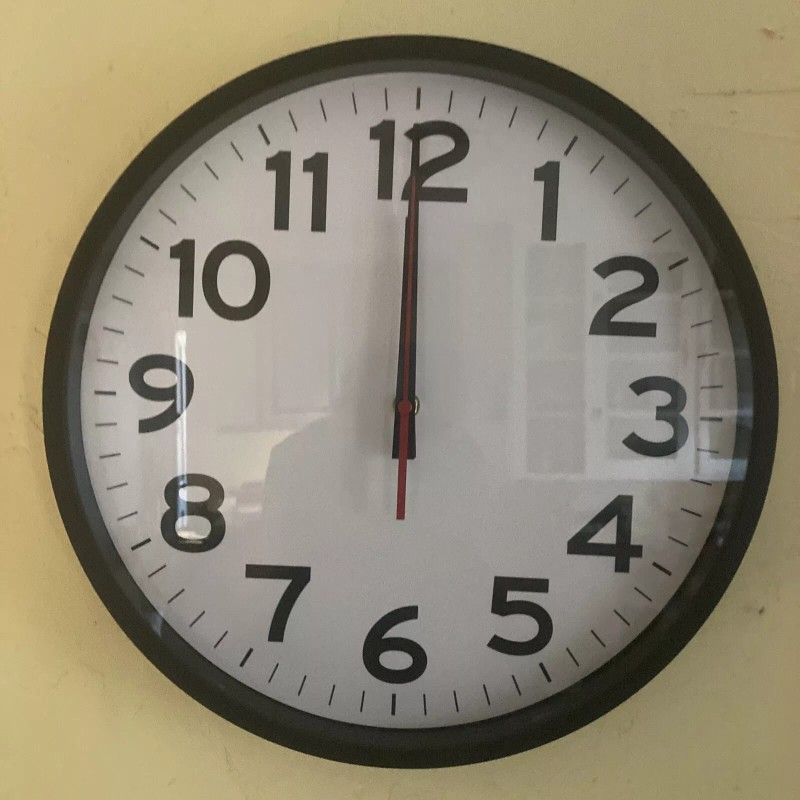 The Ultimate Wall Clock 14" Atomic Wall Clock, Black, Easy