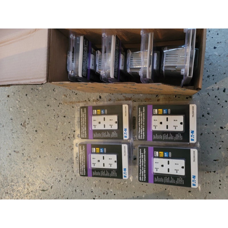 EATON TRUSBC20W USB-C. Charger With Duplex Receptacle double aveces charger