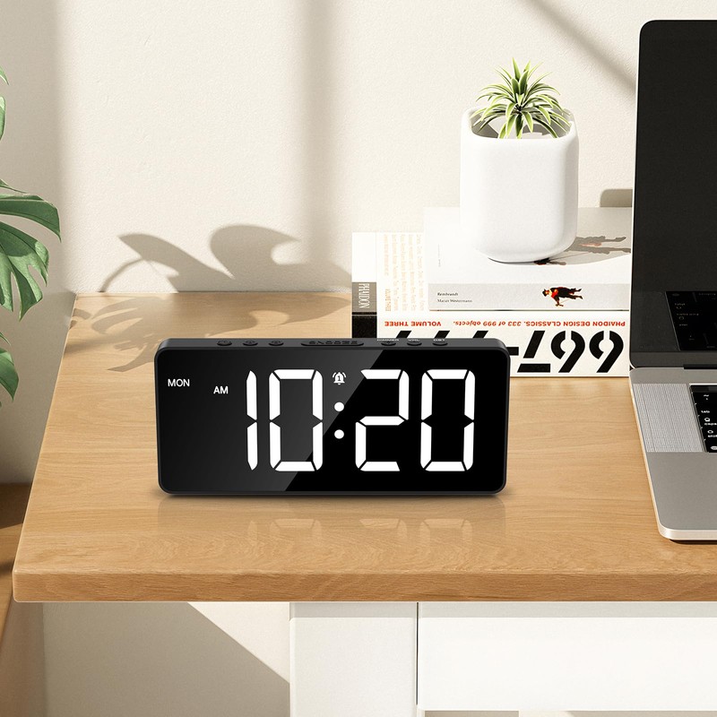 Ankilo Digitaler Wecker, Schlafzimmer Wecker, Große LED-Anzeige Nachttisch Wecker, Plug-in