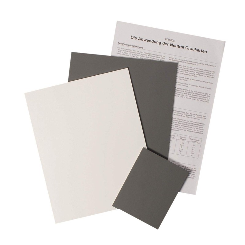 Graukartefür exakteres Grau (18%), Rückseite rein weiß (Weißabgleich)