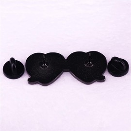 Heart Sunglasses Brooch Not A Lot Going On The Moment Brooch Pin Badge Funny Quotes Brooch Badge Creative Shape English Hard Enamel Pin Office Jewelry Gift for Hat Jacket Canvas Bag