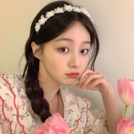 French Pearl Flower Headband Bridal Hair Accessories for Girls Women Flower Girl Headbands Wedding Floral Headband Non Slip Flower Hair Band for Women's Hair Pearl Flower Head Band Hairband