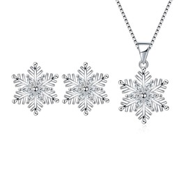 LANWLOSI Snowflake Necklace and Earrings for Women Silver Snowflake Pendant Necklace Dainty Snowflake Stud Earrings Sparkly Crystal Snowflake Jewelry Set Winter Holiday Earrings Christmas Gifts