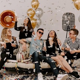 Confetti Cannon Party Poppers - Money Confetti Poppers - 2 Pack - Mini 100 Dollar Bills Party Cannons Shooters  for Wedding, Birthdays, Celebrations - Colour: 2 Pack, Size: $100 Dollar Bills