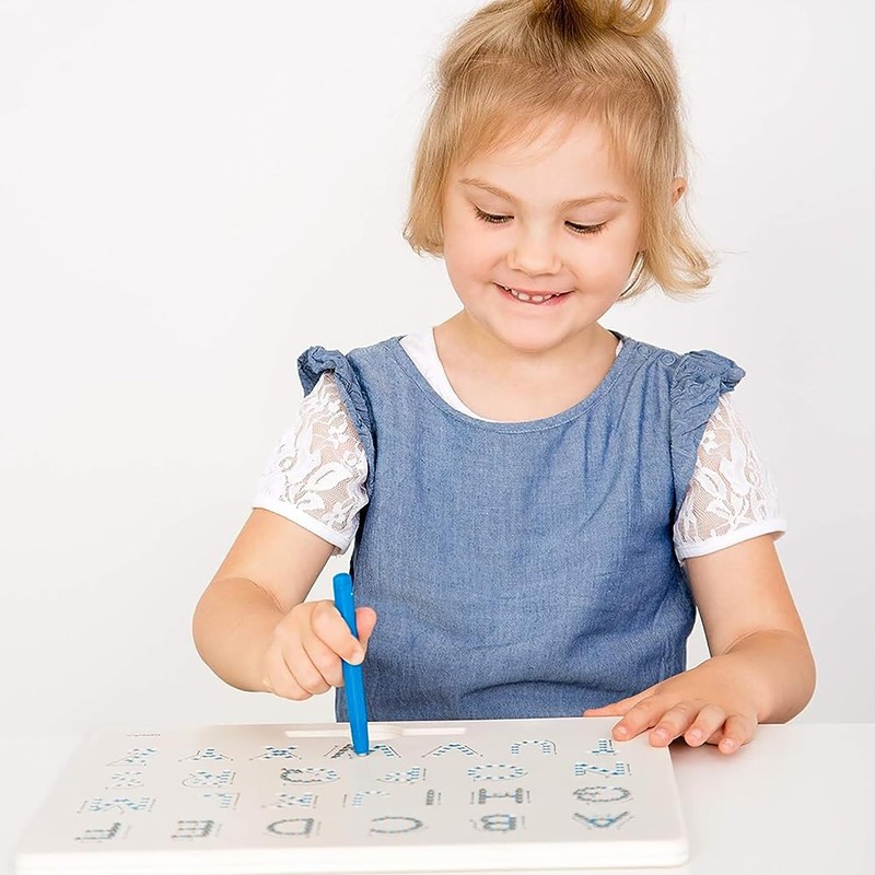 MAGNETIC TABLE CAPITAL LETTERS