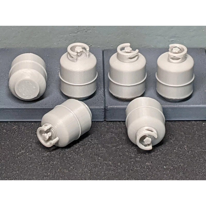 Unbranded 1/24 1/25 Scale Propane Tanks - Diorama Accessory (G