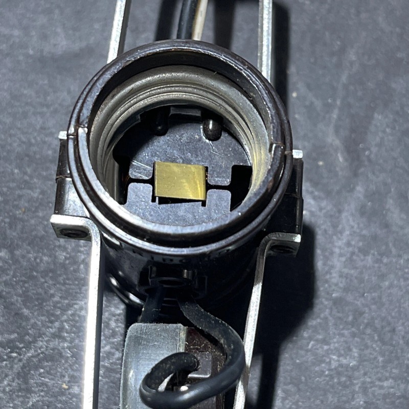 Triboro 2-Light Socket Cluster Pull Chain Lampholder 660W 125/250V