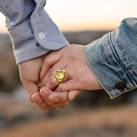 Mytys Cocktail Rings for Women Fashion 18K Gold Plated Flower Statement Ring Wedding Engagement Party Jewelry Gift Size 6