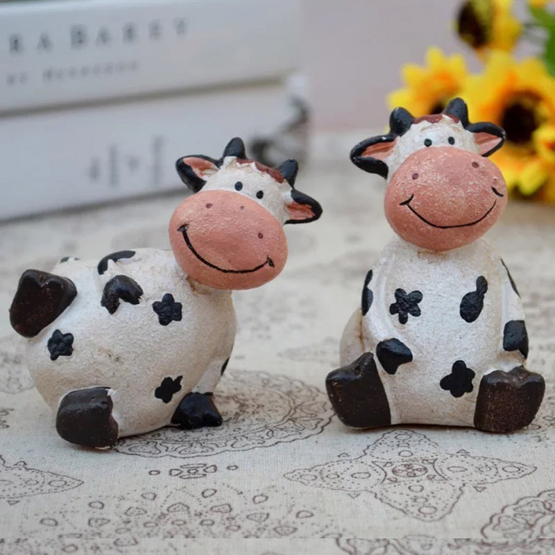 Cute Mini Cattle Cow Figurines Resin Statue Animal Model Desktop