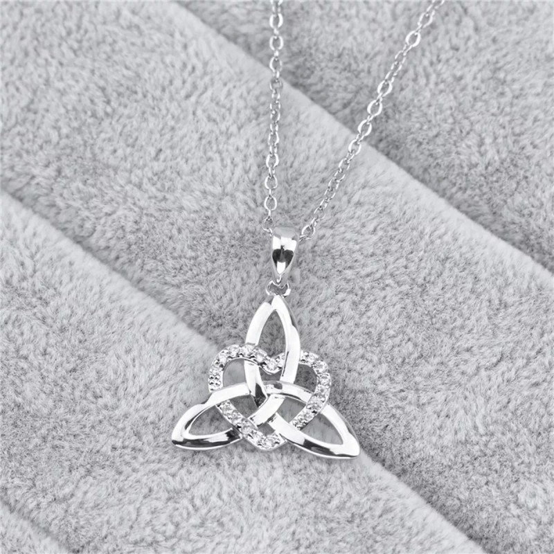 Genéric Dices Nudo De Bruja + Cadena Collar Love Regalos