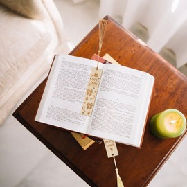 Sursurprise 2PCS Christmas Bookmarks Wood Xmas Book Markers with Tassels Wooden Merry Christmas Book Marks for Book Lover Teachers Readers Christmas Gifts