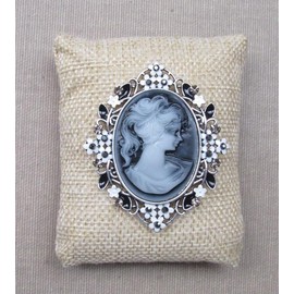 Générique Women's Cameo Floral Steel Brooch, Stainless Steel