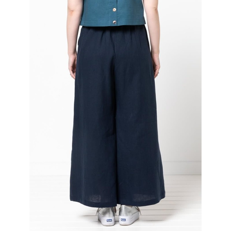 Style Arc Sewing Pattern - Loddon Woven Pant (Sizes 18-30)