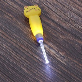 Kit de eliminación de cera del oído con limpiador de orejas LED Herramienta de limpieza de seguridad de orejas con pinzas para niños y adultos(Gato amarillo)