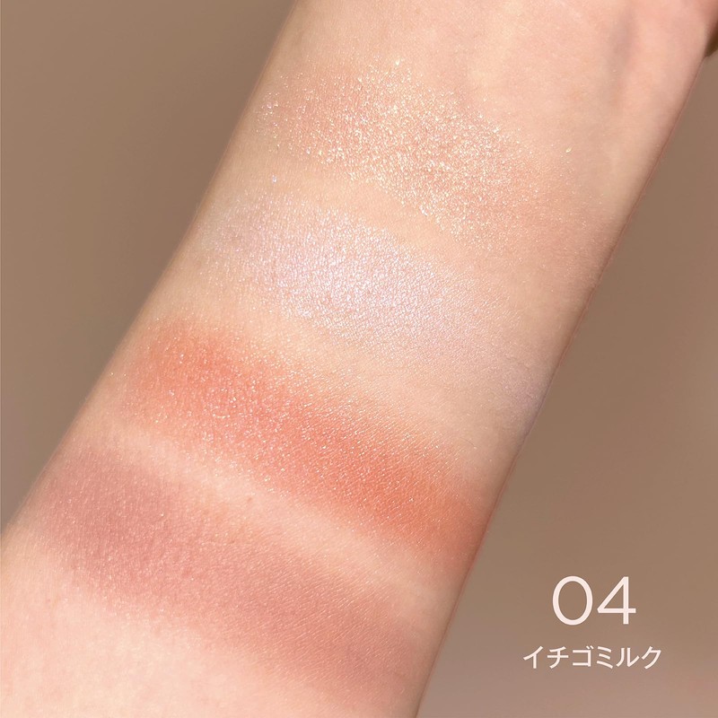 Rich color eye shadow, moist texture, plenty of transparency, gradation