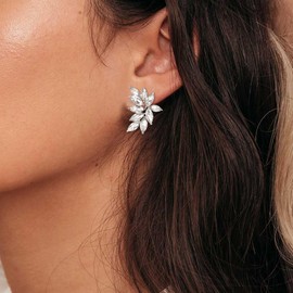 EVER FAITH Fashion Sparkly Rhinestone Stud Earrings for Women, Crystal Wedding Bridal Earrings for Brides, Cluster Bridesmaid Earrings, Prom Party Jewellery Clear Silver-Tone