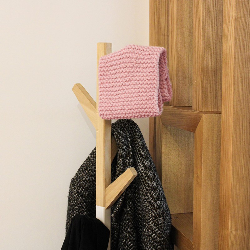 Needle It® Knitting kit for beginners with knitting needles -