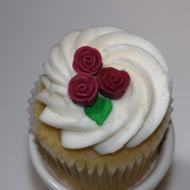 Set of 40 Mini Royal Icing Roses - Edible Cupcake Toppers - Petite Decorations (Burgundy)