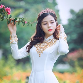 Crystal Crowns for Women, Tiara Hair Accessories Rhinestones Princess Headbands with Comb for Wedding Quinceanera Pageant Birthday Party (Pink)