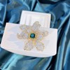 UNVAK - Broche de flores de diamantes de imitación para