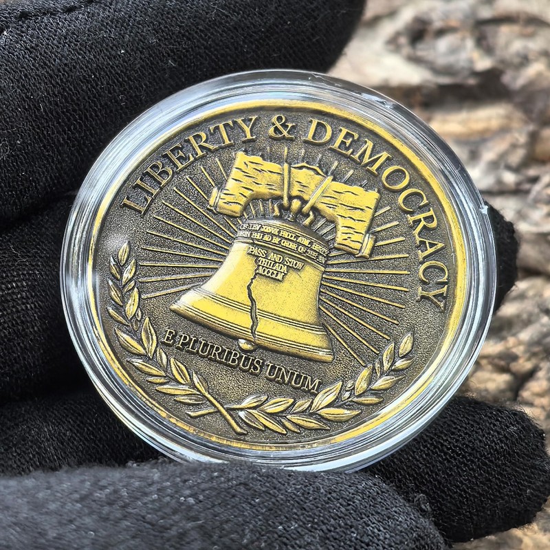 Strugglejewelry USA 250th Anniversary Challenge Coin, Liberty Bell & White
