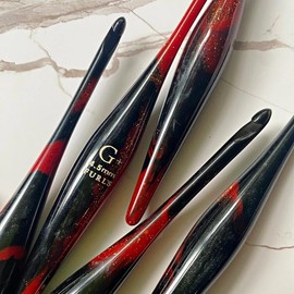 FURLS - Zodiac Streamline Scorpio Crochet Hook 7" (Scorpio, 8.0 mm (M))