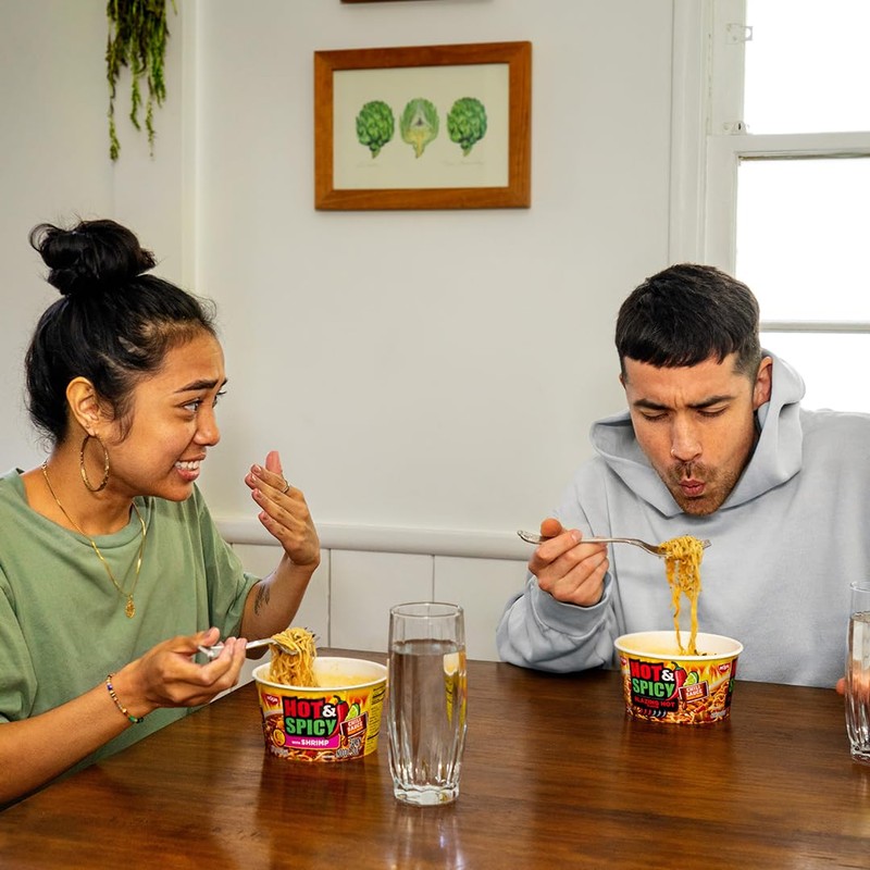 Nissin Hot & Spicy Ramen Noodle Soup, Shrimp, 3.27 Ounce