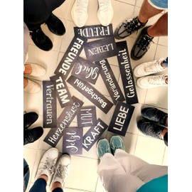 Logbuch-Verlag 10 Small Red Gift Bags + Frohe Weihnachten Danke für die gute Zusammenarbeit 18 x 8 x 22 cm Sticker for Names Customer Gifts Black White