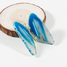 Soulnioi Natural Crystal Stone Butterfly-Shpaed Quartz Ornament for Home Decor, Natural Agate Raw Crystal Butterfly Healing Stone for Reiki Meditation Feng Shui Decoraion (Blue)