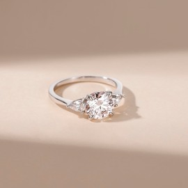 POMODA 2 CT Moissanite Engagement Rings for Women D Color VVS1 Clarity 925 Sterling Silver Solitaire Round Cut 3-Stone Wedding Stunning Promise Rings for Her Size 7