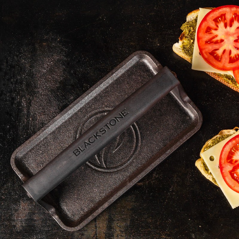 Blackstone 5553 Pre-Seasoned Cast Iron Griddle Press Medium Heavy Duty-Meat,