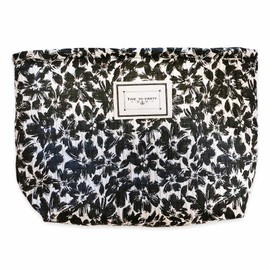 CFYWYHFJ Floral Cosmetic Bags Makeup Bags for Women, Soft Large Makeup Pouch for Girls, Aesthetic Travel Makeup Organizer Bag (Back Flowers)