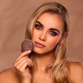 Eveline Cosmetics Choco Glamour Cremiger Bronzer mit Squalan und Vitamin E - Feuchtigkeitsspendend, Glättend, Schokoladenduft