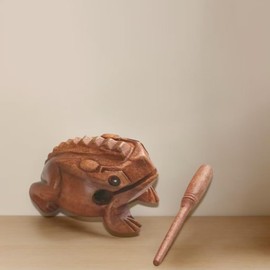 Wooden Frog Guiro Musical Instrument, Natural Wood Percussion,Traditional Decorative Music Gifts,Frog Figurine, Animal Model, Desktop Toy, Home Decor,9.5 CM (M)