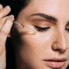 Hydratisierendes 2% Hyaluron serum mit Trehalose und Vitamine B5 geicht,