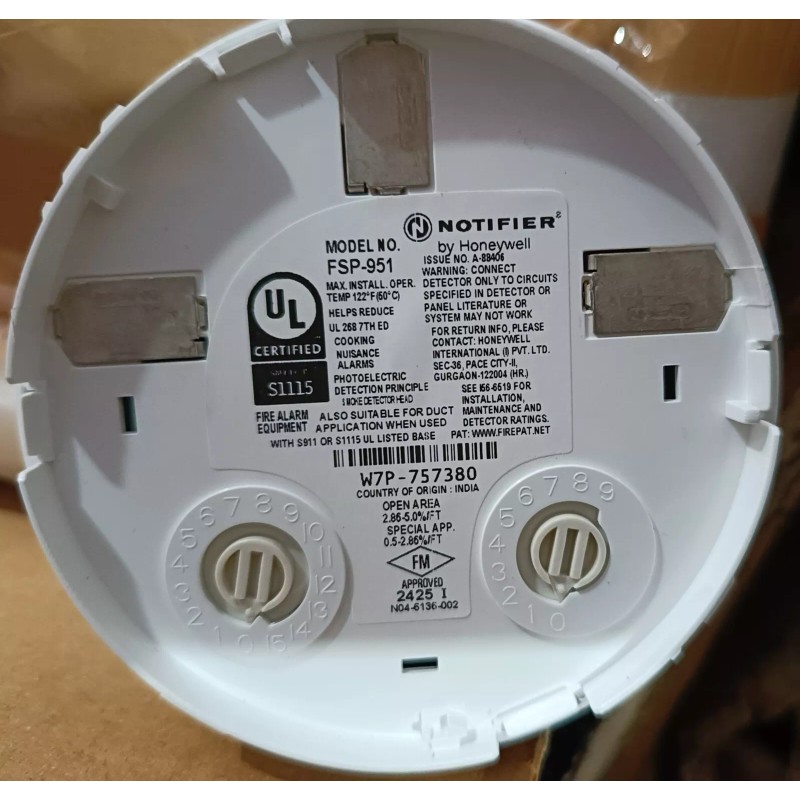 NOTIFIER FSP-951-IV Intelligent Photoelectric Smoke Sensor